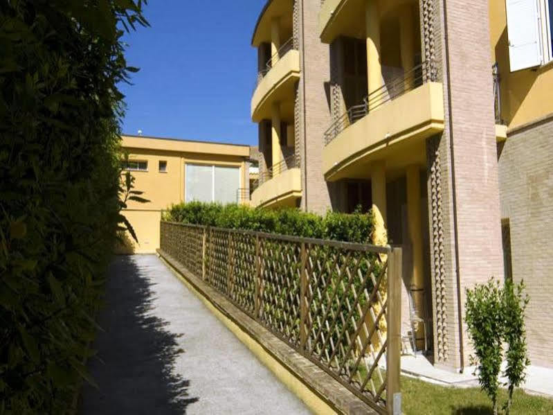 Hotel Residence Il Conero 2 Numana Bagian luar foto