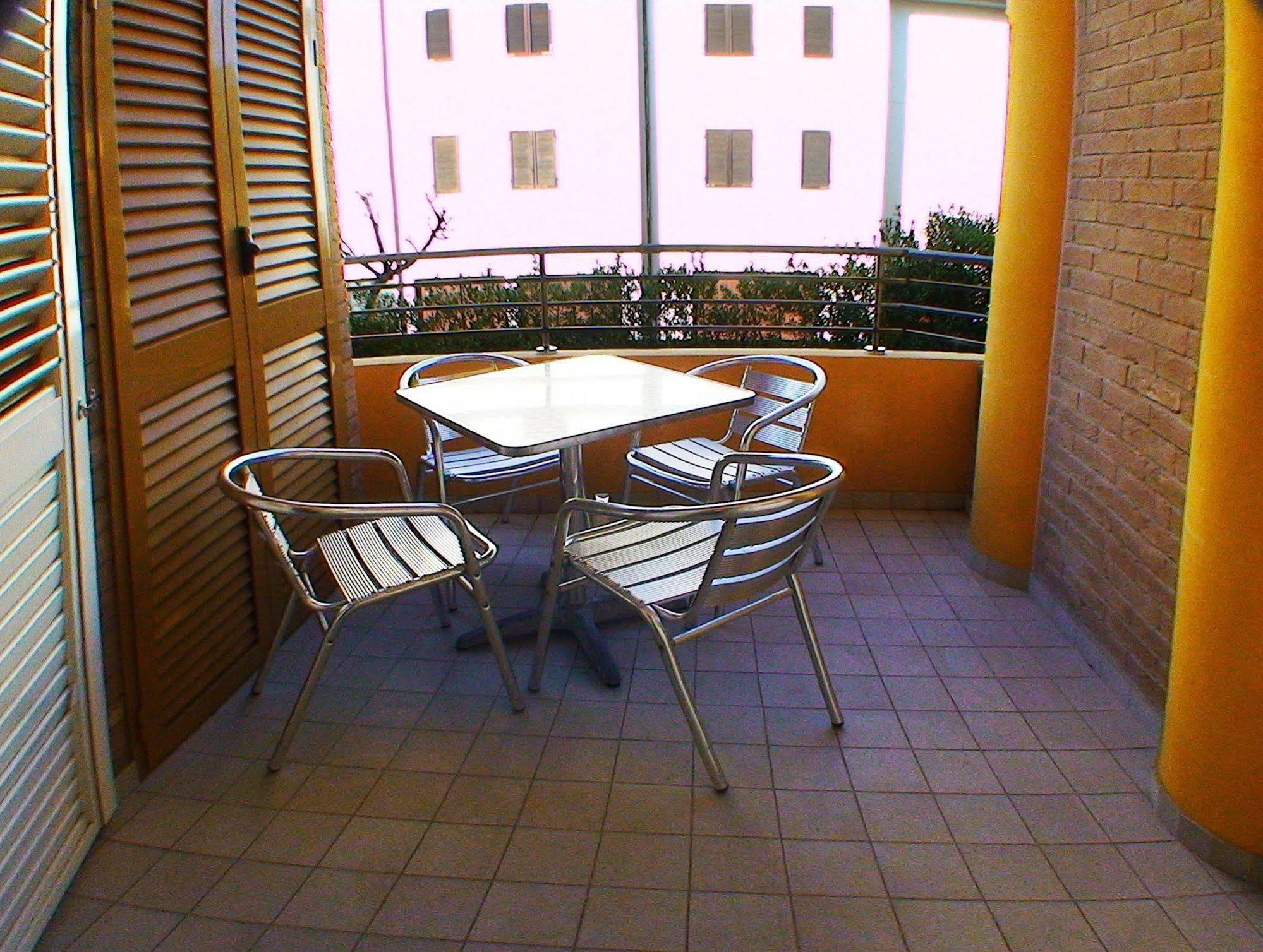 Hotel Residence Il Conero 2 Numana Bagian luar foto