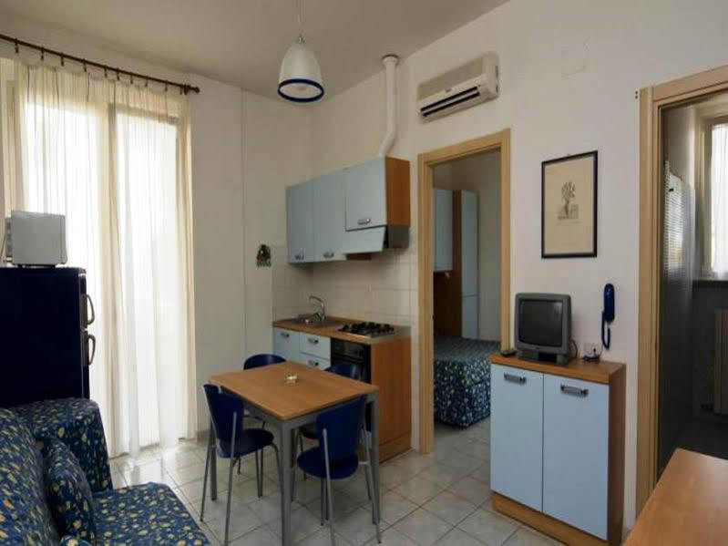 Hotel Residence Il Conero 2 Numana Bagian luar foto