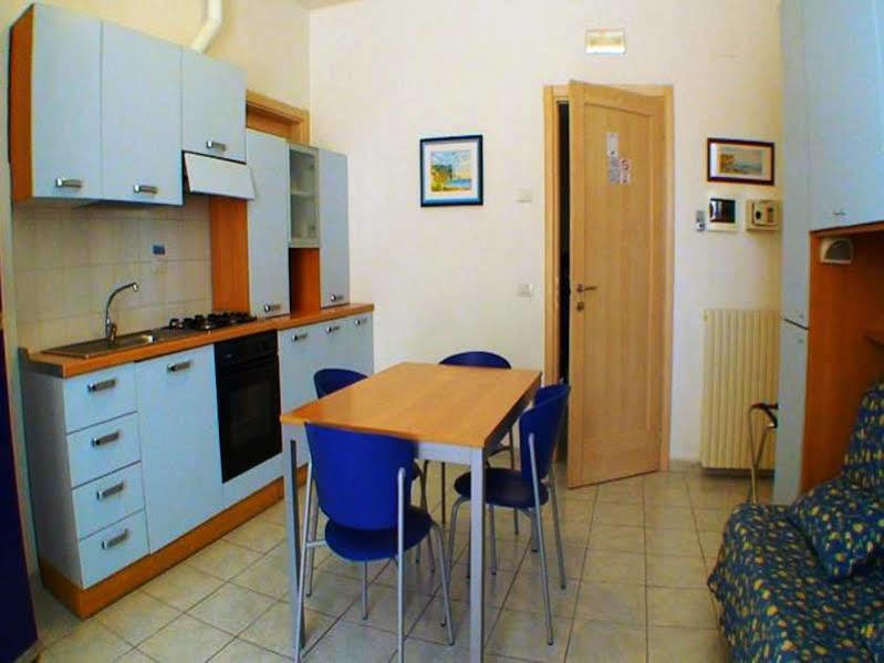Hotel Residence Il Conero 2 Numana Bagian luar foto