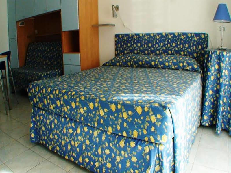 Hotel Residence Il Conero 2 Numana Bagian luar foto