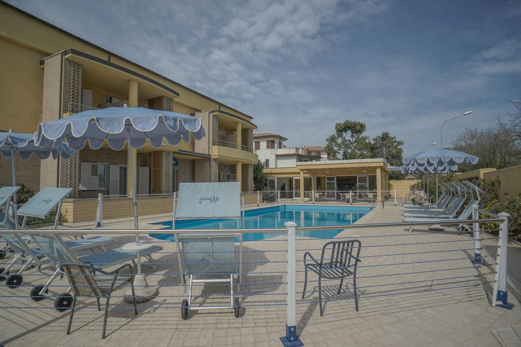 Hotel Residence Il Conero 2 Numana Bagian luar foto